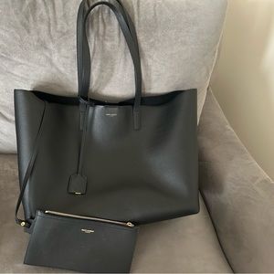 SAINT LAURENT SHOPPING TOTE E/W IN SUPPLE LEATHER - BLACK WITH DUST BAG